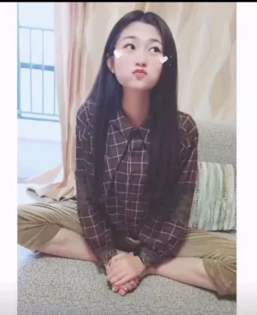 重庆华新街漂亮妹妹芭比