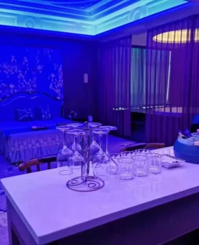 滨江新开高端剧情会所嫩妹现场海选