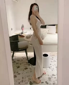 重庆肤白胸大，妙龄女孩