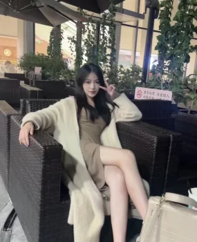 南京兼职嫩妹胸大腰很细，皮肤吹弹可破