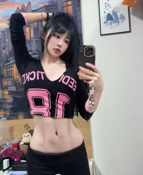 长腿细腰白净妹子