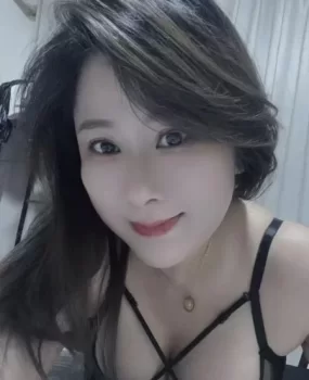 大胸双手无法掌控