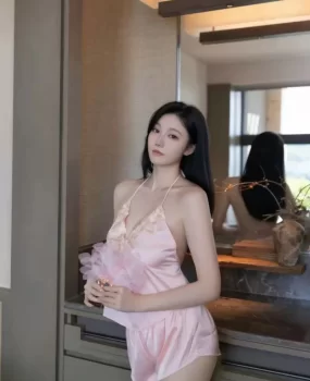 耐看型气质美女 大长腿