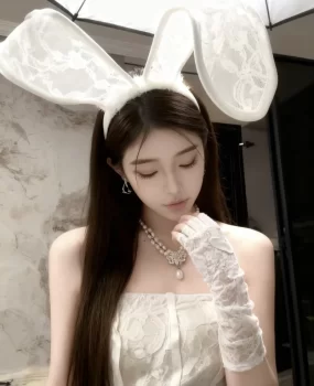 漂亮姐姐，姿势很配合