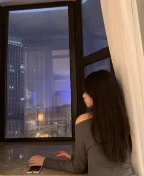 成都06舞蹈生，平时自己兼职