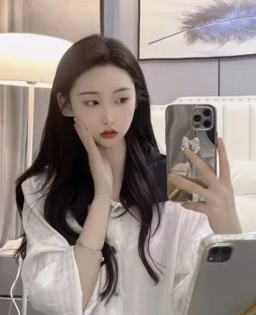 雯雯本地辣妹子身材有点辣真实本人哦