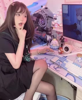 打游戏爽约二次元JK制服电竞00后女孩