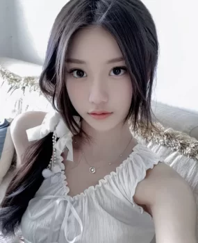 00后萝莉妹子娇柔白皙穴紧多汁