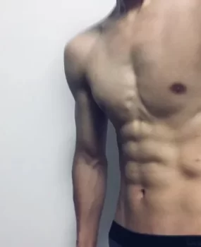 阳光帅气小哥哥