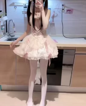 刚下水没多久的学生妹兼职