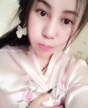 超性感漂亮的妹子肤白貌美奶子大而且价格不贵