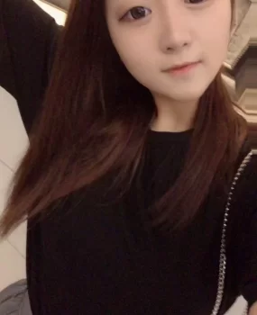 大学毕业生，人嫩水多，全身皮肤软的跟水一样