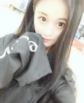 爆操18歆婷，完美身材，完美发育，有点FZ的感觉