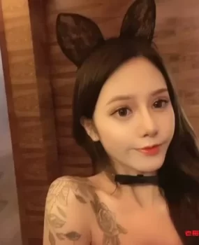 温州皮革厂小姨子下海经商被操出白浆