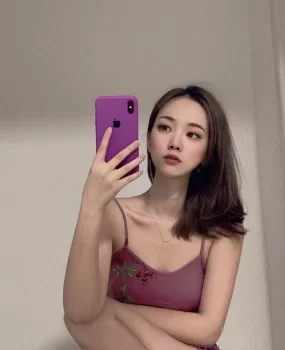 小店偶遇南方小嫩妹小穴粉嫩淫水直流