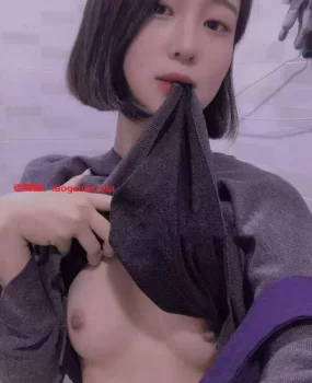 武汉 日起来很爽 粉嫩逼水大   服务到位会调情的的骚妹妹