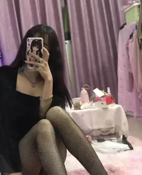 极品兼职小骚女，翘臀嫩妹